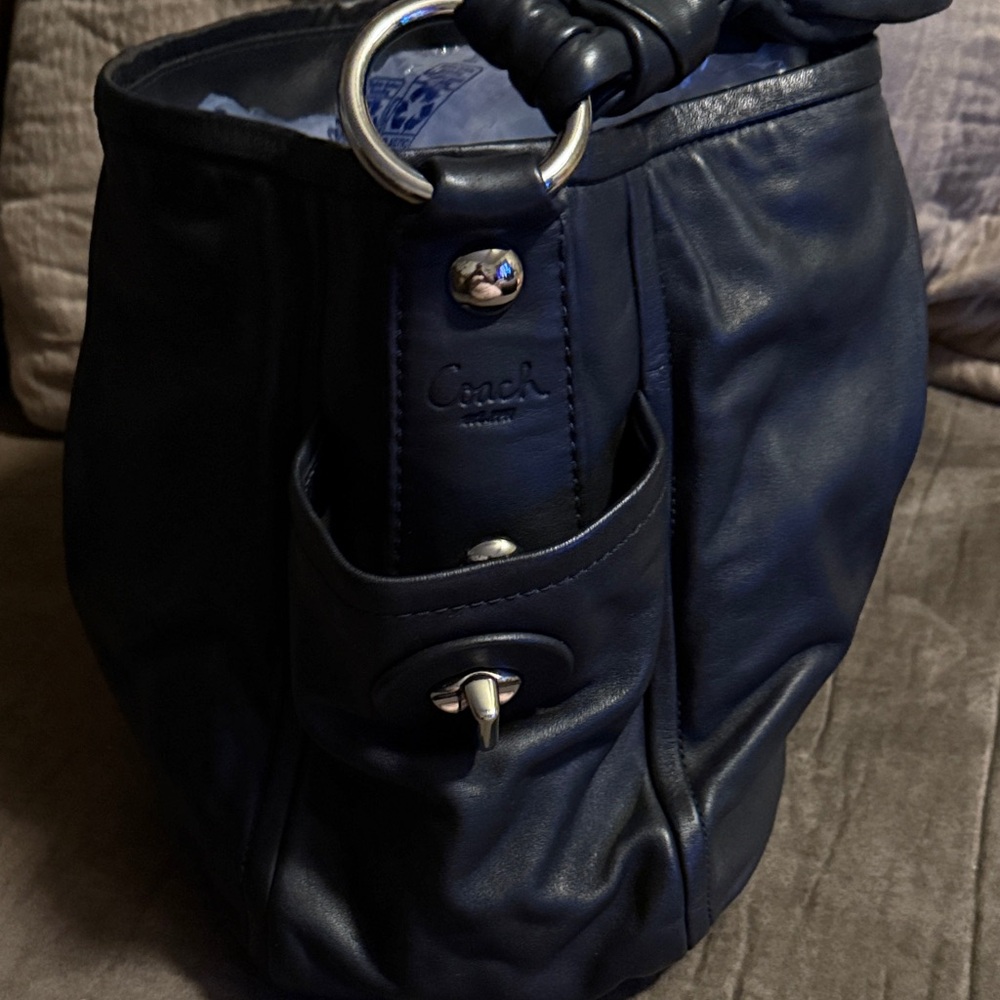 EC-Coach Chic Black Leather Hobo Bag - Picture 5 of 16